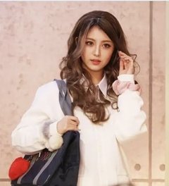 浜辺美波：コント初挑戦で“可愛すぎる新人ギャル”に変身「チョリーッス！」も