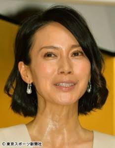 中谷美紀がアイドルグループにいた時の画像だけど