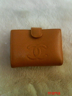 皆さんの財布見せてください。