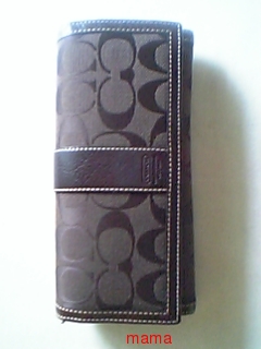 皆さんの財布見せてください。