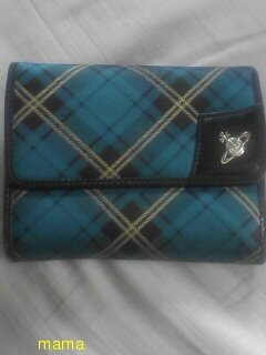 皆さんの財布見せてください。