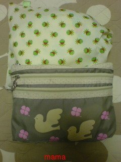 外出時、子供の紙オムツを入れるポーチは何を使ってる？