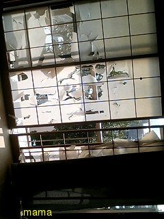 お化け屋敷みたい…