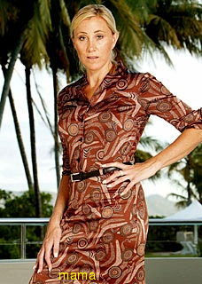 ﾊﾘｳｯﾄﾞｽﾀｰが客室乗務員と…