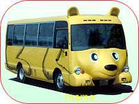 キャラクターものの幼稚園か保育園バスの写真