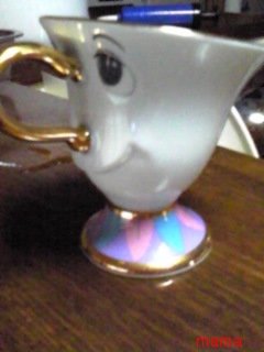 ﾗﾝﾄﾞに売ってるﾁｯﾌﾟのｶｯﾌﾟで紅茶を出す