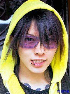 人気ギターリスト・雅miyavi、AV女優と親密交際発覚