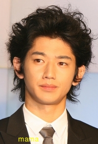 瑛太・永作博美がﾃﾞｰﾄ♪