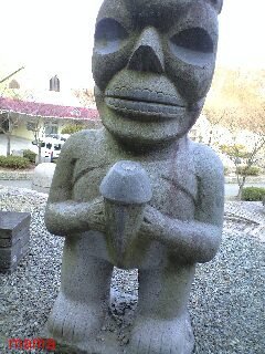 こんな石像