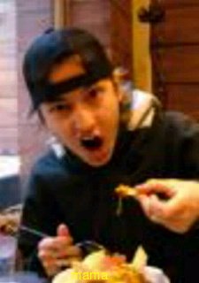 土屋アンナの元夫死去！