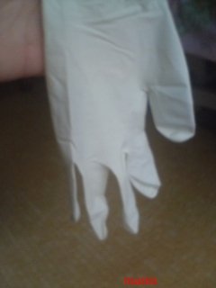 手術の時に使うようなピタっとしたゴム手袋ってないかな？