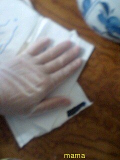 手術の時に使うようなピタっとしたゴム手袋ってないかな？