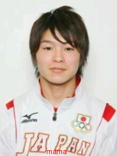 体操銀メ 内村航平(19)