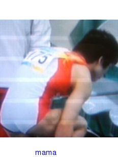 体操銀メ 内村航平(19)