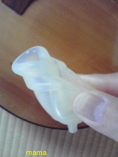 ムーンカップ使ってる人いますか？