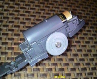 トーマスのプラレールの電池交換