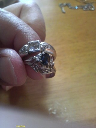 指輪とか詳しい方いますか？