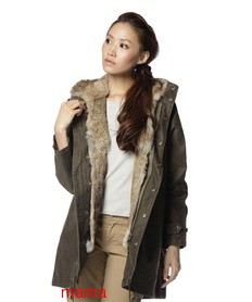 このｺｰﾄ教えてください。持ってる方いますか？