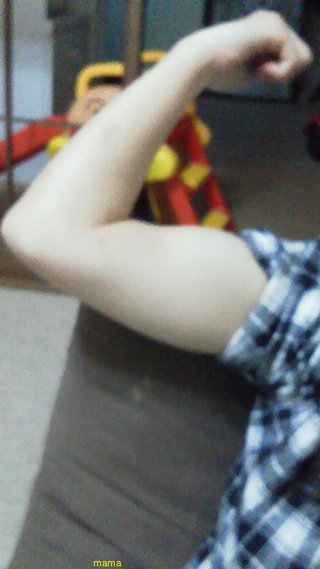 育児してたら二の腕パンパン[写]