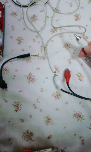 機械に詳しい人いますか？携帯の着うたフルを家で