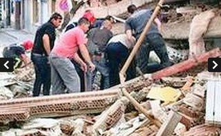 スペイン南部で強い地震２回、少なくとも死者１０人