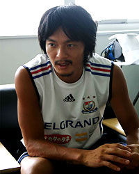 サッカー元日本代表松田直樹選手心肺停止 
