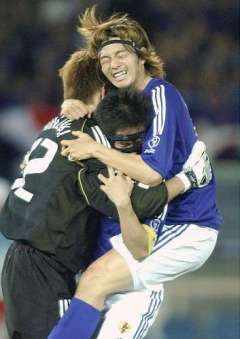 サッカー元日本代表松田直樹選手心肺停止 
