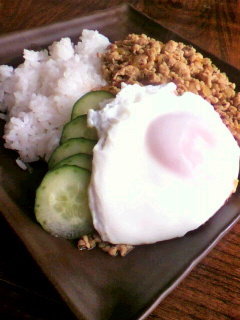 今日の昼食は何？