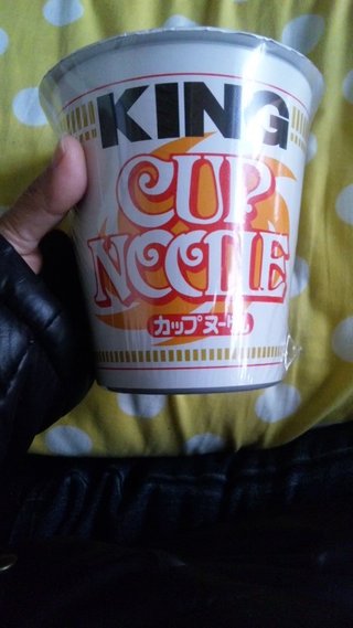 カップヌードルのコロチャーって