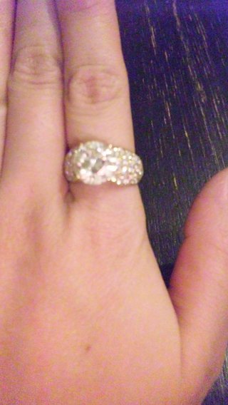 いくらくらいですかね？3ctのダイヤです。