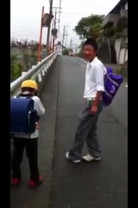 YouTubeに高校生が