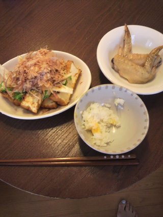 ダラ奥の昼食なに?