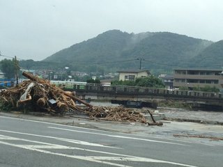 九州北部で豪雨…熊本で土石流、４人安否不明