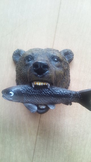 北海道は草原に牛が歩いている