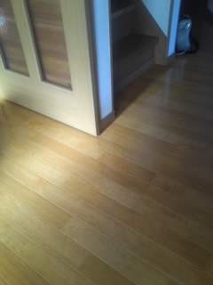 濃いフローリング