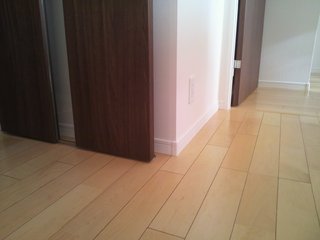 濃いフローリング