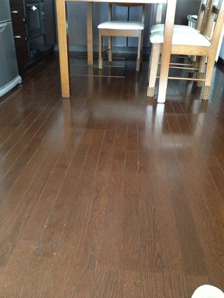 濃いフローリング