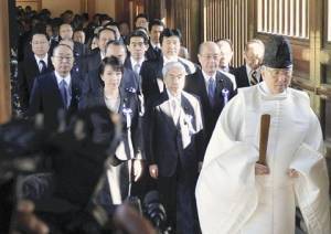 自民、民主等の国会議員ら１６９人が一斉に靖国参拝