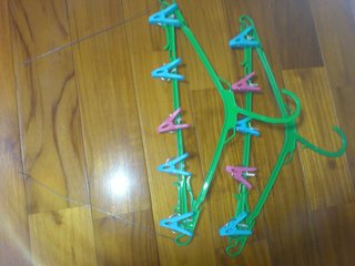 教えて。はめたら外れないヒモの名前