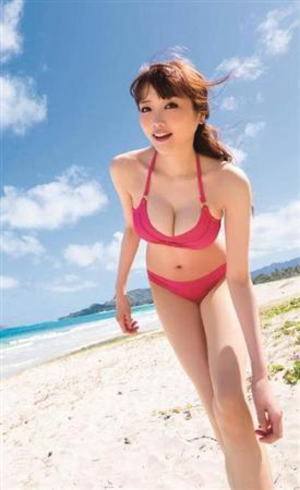 サトエリが「深田恭子は骨格ブス」