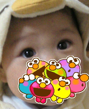 お目目くりんくりんで睫毛くるんくるんなお子様