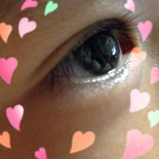 お目目くりんくりんで睫毛くるんくるんなお子様