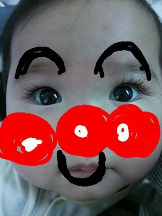 お目目くりんくりんで睫毛くるんくるんなお子様