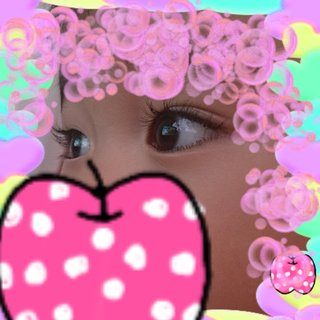 お目目くりんくりんで睫毛くるんくるんなお子様