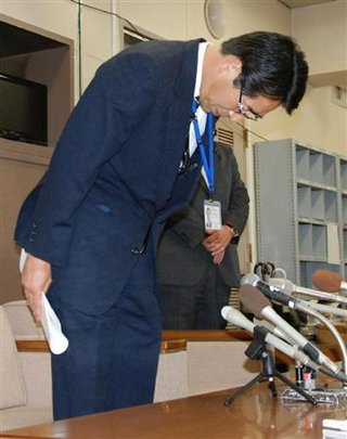 岩手県議の小泉光男議員、病院で番号で呼ばれ激怒