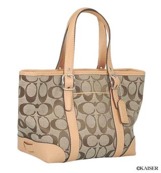 面接にブランドバッグあり？