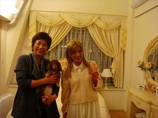 【ローラ】バングラデシュ人の実父 国際指名手配