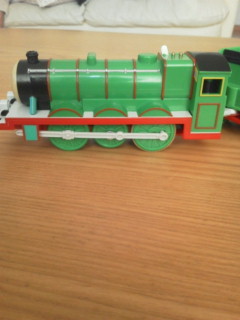 プラレール､ヘンリー電池交換方法☆