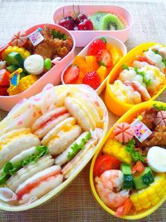 お弁当見せてください