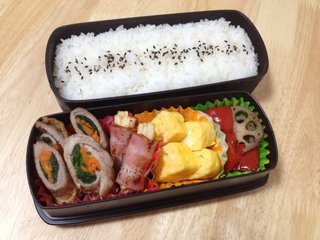 お弁当見せてください